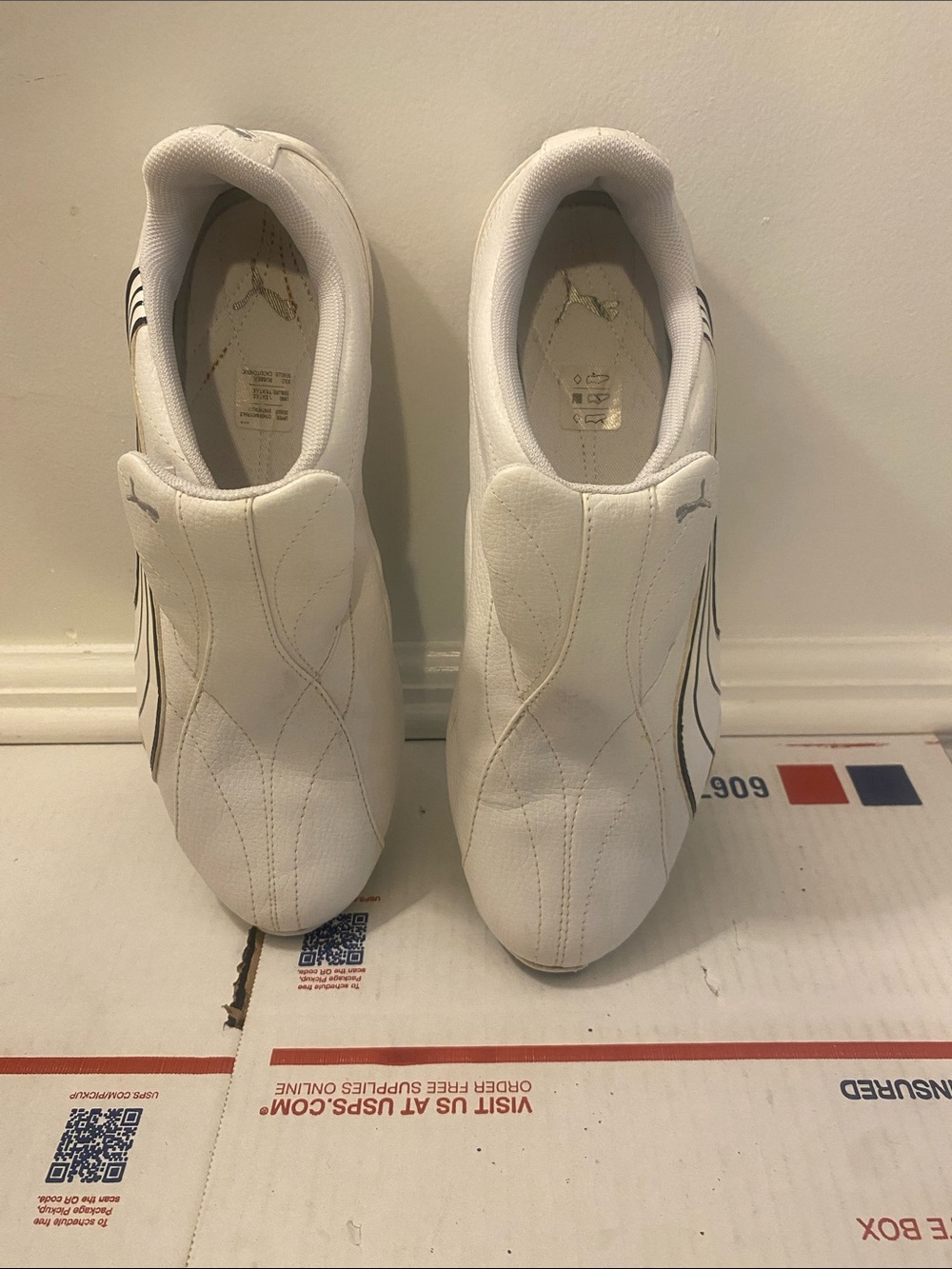 Puma size 9 Sneakers good condition